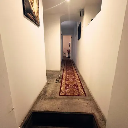 Privatunterkunft Nuriahboutique *